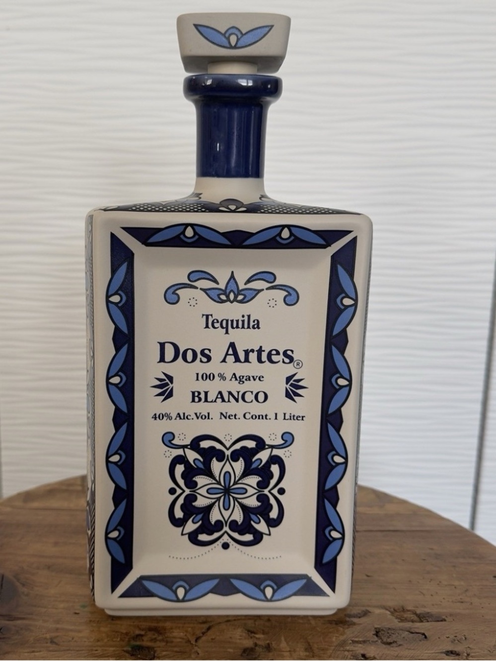Blanco dos artes Tequila Bottle - Blue and White 1 l